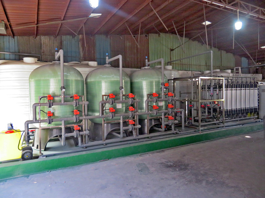 20T/H超濾膜組件水處理設(shè)備_超濾凈水設(shè)備